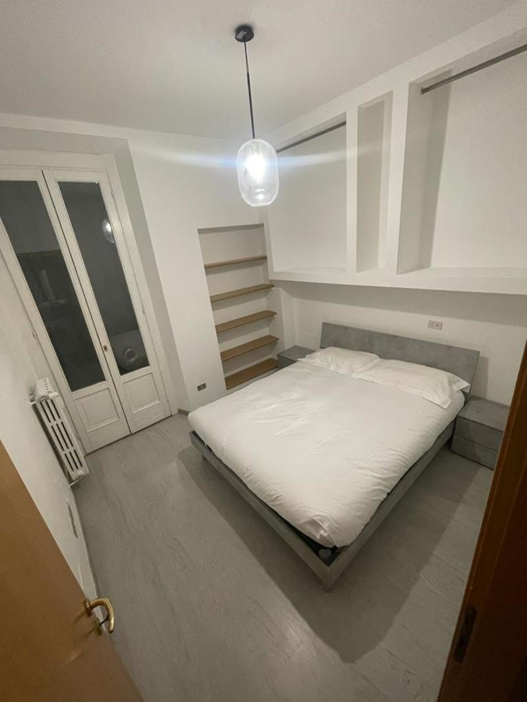 Lovely Apartment Near Centrale Milán Exterior foto
