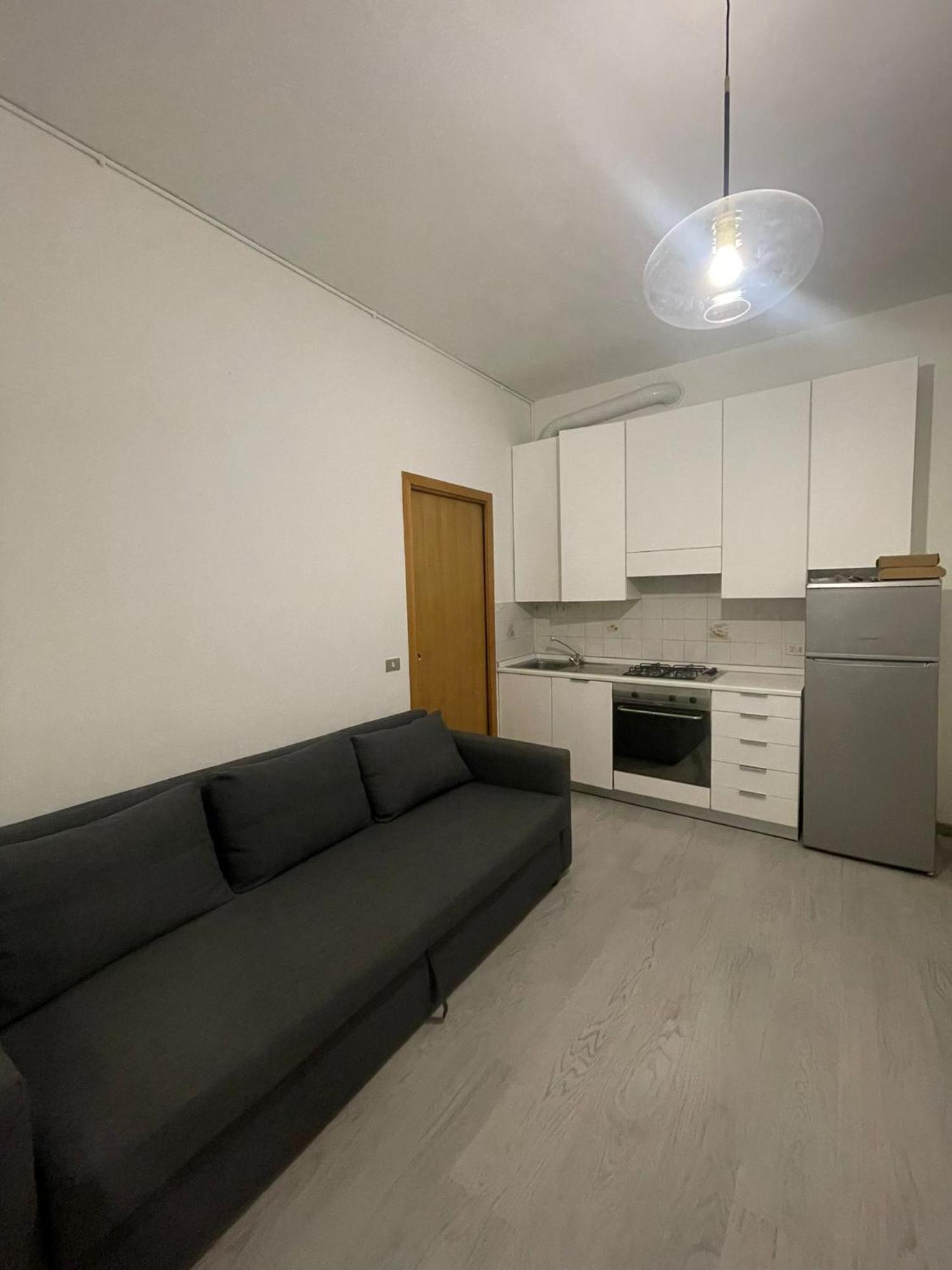 Lovely Apartment Near Centrale Milán Exterior foto